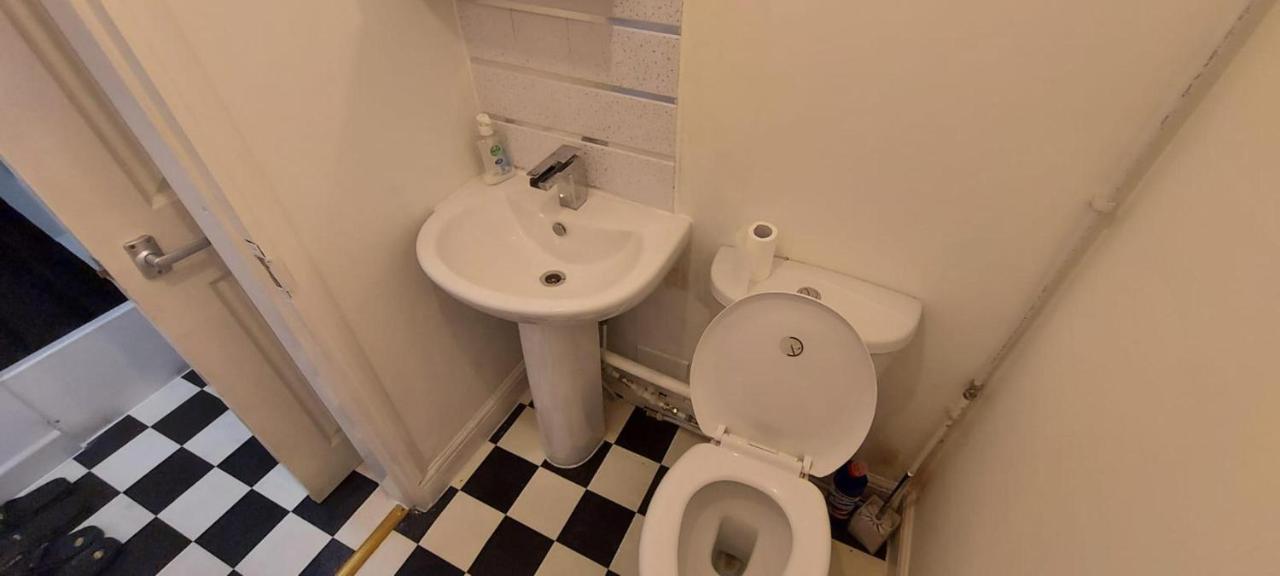 Lovely 3-Bed Apartment In Parkgate רוטרהאם מראה חיצוני תמונה